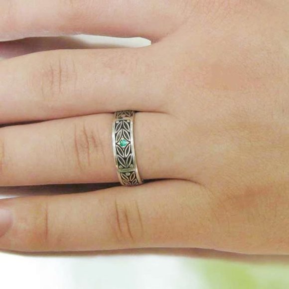 Carved Ethnic Retro Leaf Tiny Green Zircon Ancient Silver Vintage Ring,… - Picture 3 of 6